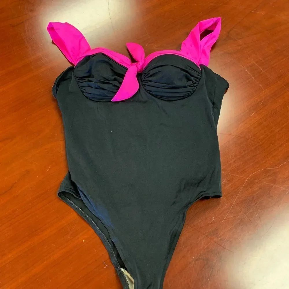 Catalina Black & Pink Molded Cup Swimsuit sz 16